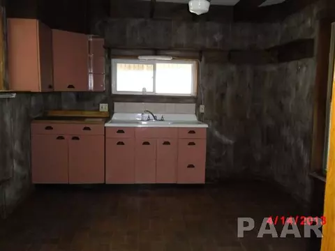 118 E Hickory, Canton, IL 61520 photo 8