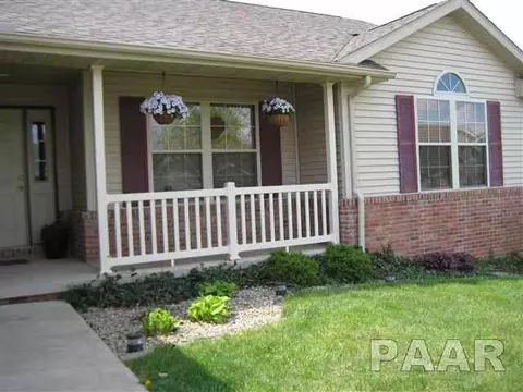 816 Simon St, Washington, IL 61571 photo 2