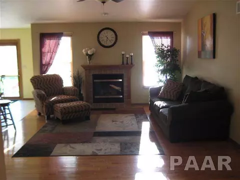 816 Simon St, Washington, IL 61571 photo 6