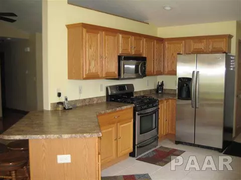 816 Simon St, Washington, IL 61571 photo 3