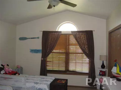 816 Simon St, Washington, IL 61571 photo 9