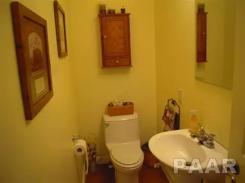 310 N Johnson, Oneida, IL 61467 photo 7