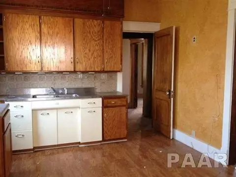 46 W Maple, Canton, IL 61520 photo 2