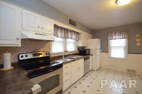 214 E Pine St, Metamora, IL 61548 photo 5