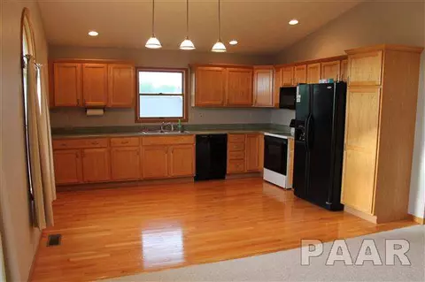 2103 Lexi Dr, Eureka, IL 61530 photo 5