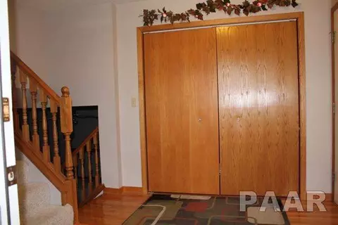 2103 Lexi Dr, Eureka, IL 61530 photo 2