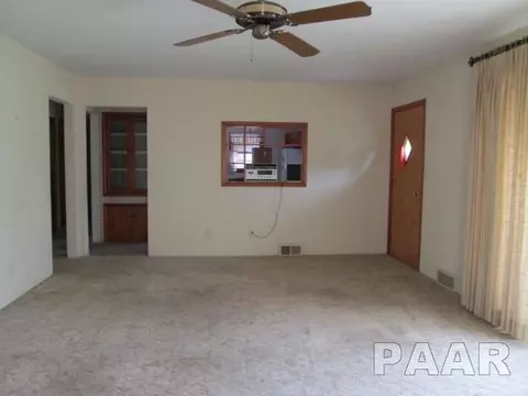 6 Don Ct, Pekin, IL 61554 photo 3
