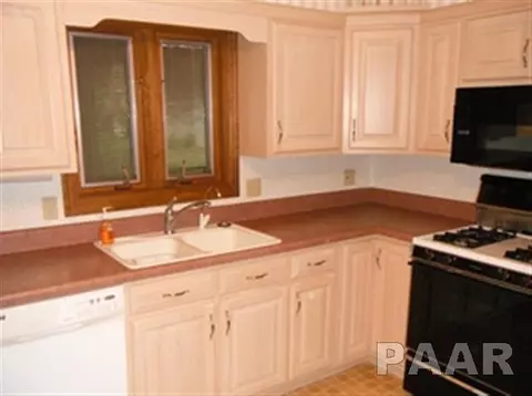 820 E Jackson St, Morton, IL 61550 photo 5