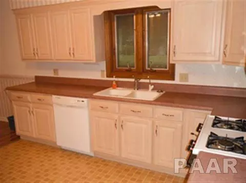 820 E Jackson St, Morton, IL 61550 photo 6