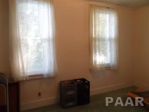 208 W Broad St, Roanoke, IL 61561 photo 11