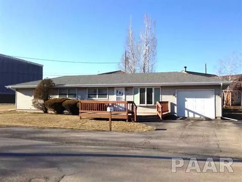 210 Oak St, Washburn, IL 61570 photo 2