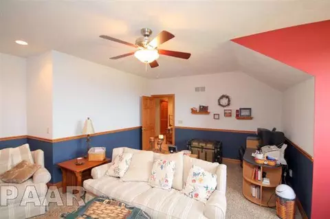900 E Cruger Rd, Washington, IL 61571 photo 21
