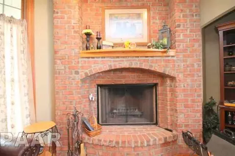 900 E Cruger Rd, Washington, IL 61571 photo 4