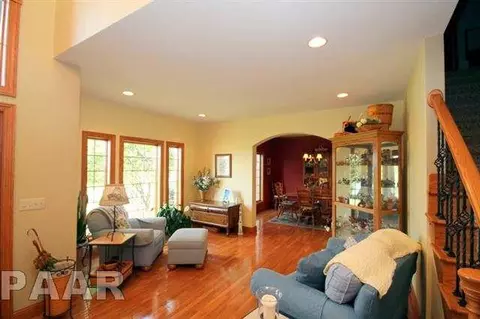 900 E Cruger Rd, Washington, IL 61571 photo 5