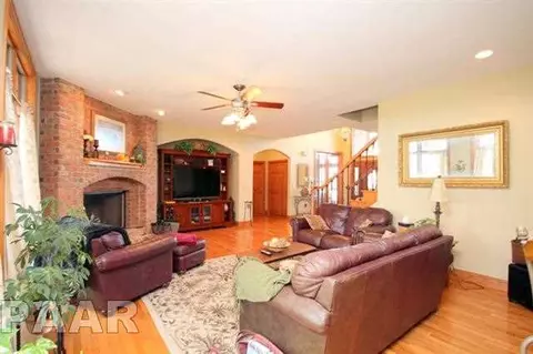 900 E Cruger Rd, Washington, IL 61571 photo 3