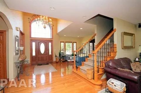 900 E Cruger Rd, Washington, IL 61571 photo 2