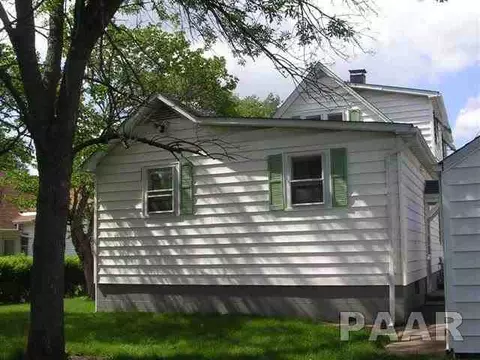 646 Custer, Canton, IL 61520 photo 3