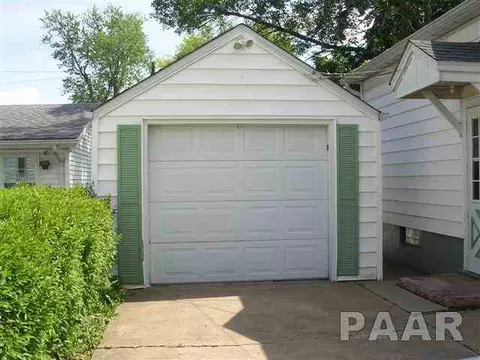 646 Custer, Canton, IL 61520 photo 4