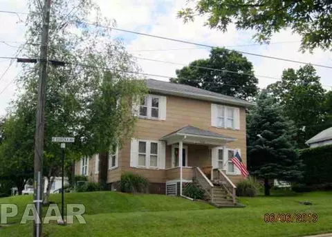 308 Eureka St, Eureka, IL 61530 photo 1