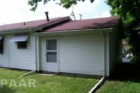 526 E Ash St, Canton, IL 61520 photo 7