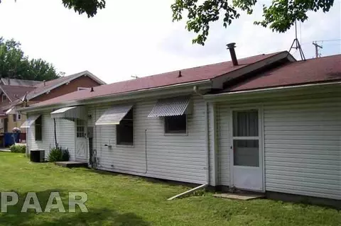 526 E Ash St, Canton, IL 61520 photo 5