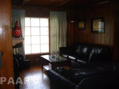 1520 E Chestnut, Canton, IL 61520 photo 5