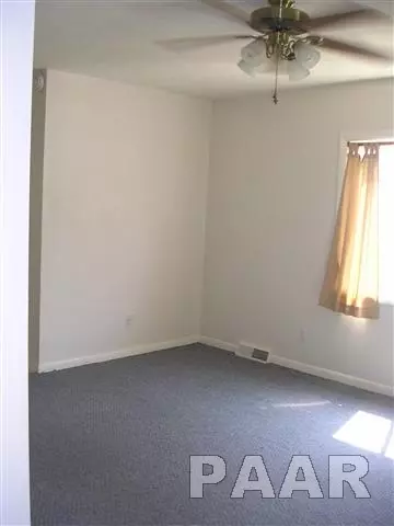 828 Elm, Canton, IL 61520 photo 5