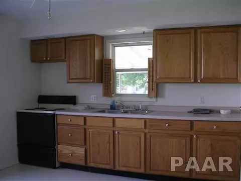 828 Elm, Canton, IL 61520 photo 14