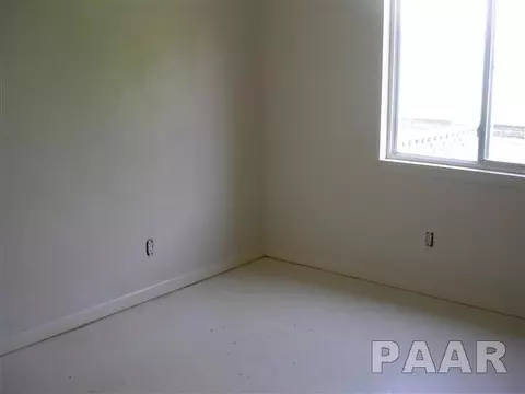 828 Elm, Canton, IL 61520 photo 10