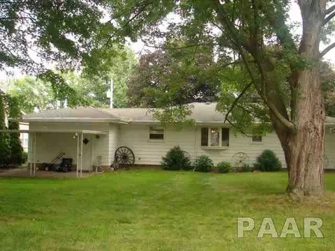 103 N 3rd St, Roanoke, IL 61561 photo 2
