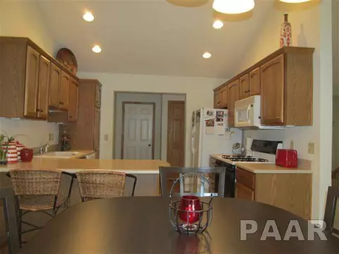 2108 Easter, Pekin, IL 61554 photo 9