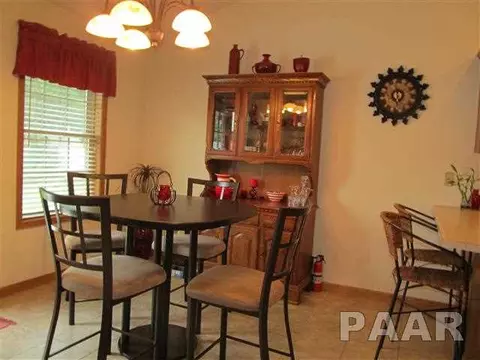 2108 Easter, Pekin, IL 61554 photo 7