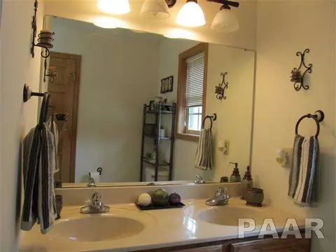 2108 Easter, Pekin, IL 61554 photo 19