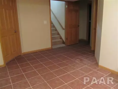 2108 Easter, Pekin, IL 61554 photo 30