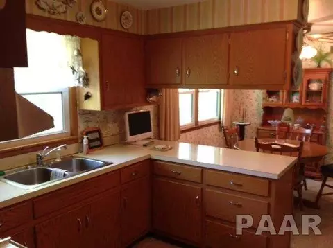 108 W Crow, Eureka, IL 61530 photo 3