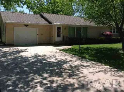 108 W Crow, Eureka, IL 61530 photo 1