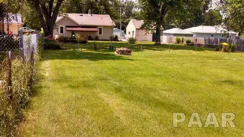207 Albert, Washington, IL 61571 photo 13