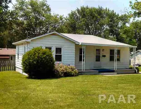 207 Albert, Washington, IL 61571 photo 2