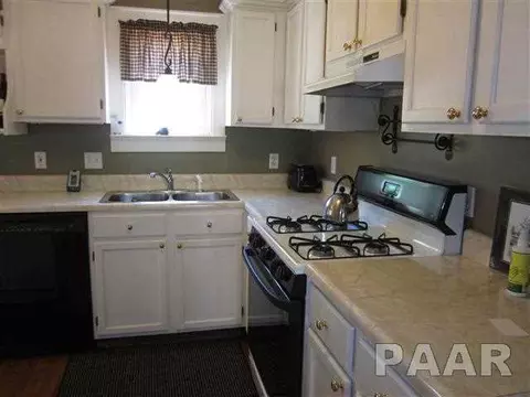 126 Embert, Peoria, IL 61603 photo 15