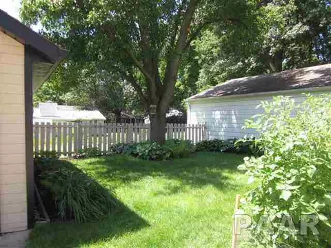 126 Embert, Peoria, IL 61603 photo 32