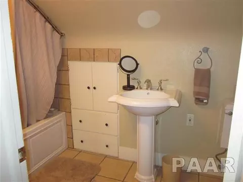 126 Embert, Peoria, IL 61603 photo 23