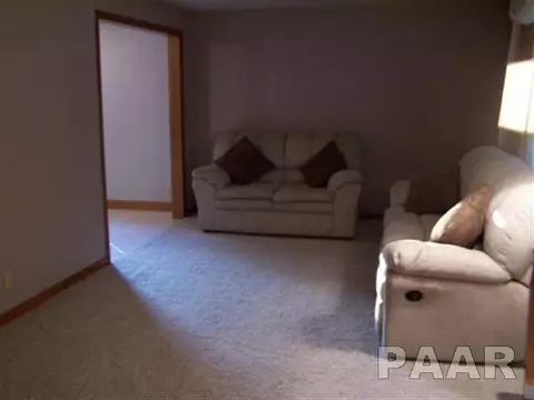700 Devonshire Rd, Washington, IL 61571 photo 4