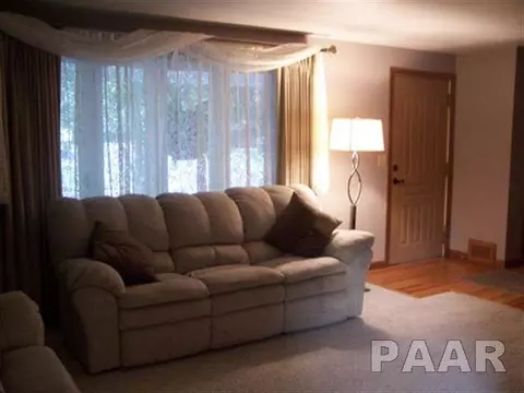 700 Devonshire Rd, Washington, IL 61571 photo 3