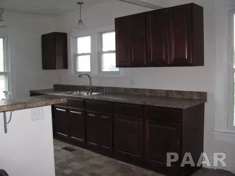67 E Myrtle, Canton, IL 61520 photo 6