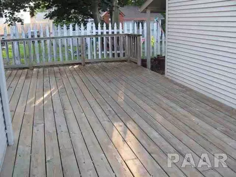 67 E Myrtle, Canton, IL 61520 photo 4