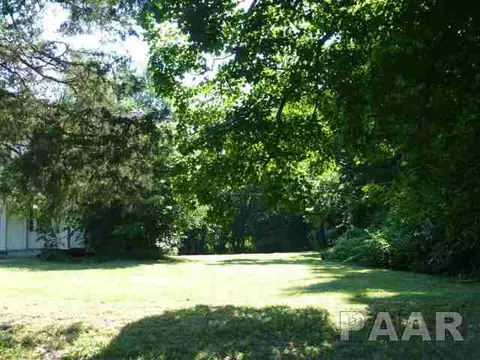 105 S Henry, Eureka, IL 61530 photo 6