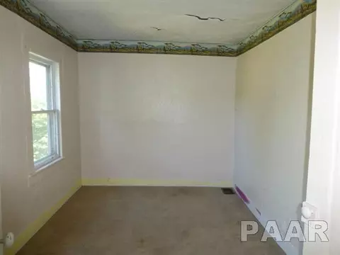 105 S Henry, Eureka, IL 61530 photo 11