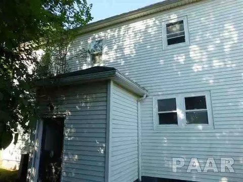 105 S Henry, Eureka, IL 61530 photo 4