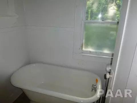 105 S Henry, Eureka, IL 61530 photo 15