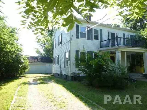 105 S Henry, Eureka, IL 61530 photo 2